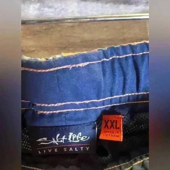 Salt life Hawaiian print swim trunks - Picture 3 of 7